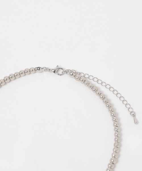 FOREVER 21（フォーエバー トゥエンティーワン）の「ミニリボンネックレス（ネックレス・レディース・ゴールド/シルバー・FREE）」の5枚目の写真