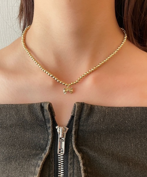 FOREVER 21（フォーエバー トゥエンティーワン）の「ミニリボンネックレス（ネックレス・レディース・ゴールド/シルバー・FREE）」の3枚目の写真