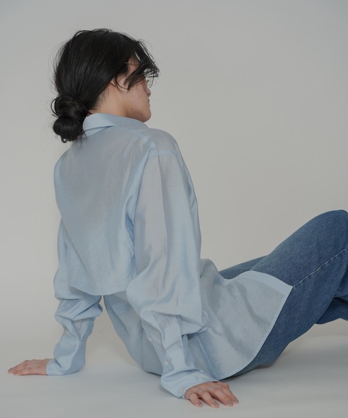 KINO THE KEI(キノザケイ)の「バックオープン フィット アレンジ シャツ KINO THE KEI(シャツ/ブラウス・レディース・ネイビー/ホワイト/サックスブルー/イエロー系その他・フリー)」の6枚目の写真