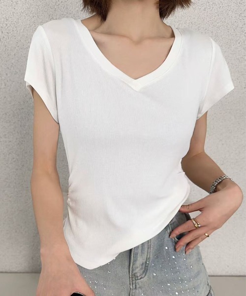 aimoha(アイモハ)の「VネックリブフレンチTシャツ (SS)(Tシャツ/カットソー・レディース・ダークグレー/ホワイト/ブラック/ライトベージュ・MEDIUM/LARGE)」の3枚目の写真