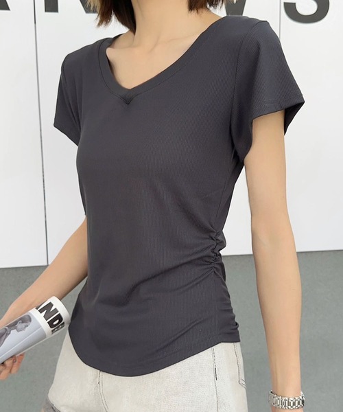 aimoha(アイモハ)の「VネックリブフレンチTシャツ (SS)(Tシャツ/カットソー・レディース・ダークグレー/ホワイト/ブラック/ライトベージュ・MEDIUM/LARGE)」の1枚目の写真