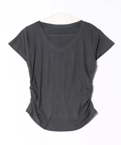 aimoha(アイモハ)の「VネックリブフレンチTシャツ (SS)(Tシャツ/カットソー・レディース・ダークグレー/ホワイト/ブラック/ライトベージュ・MEDIUM/LARGE)」の16枚目の写真