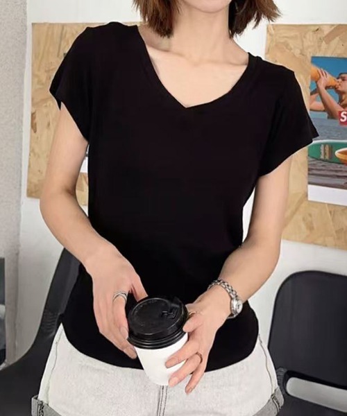 aimoha(アイモハ)の「VネックリブフレンチTシャツ (SS)(Tシャツ/カットソー・レディース・ダークグレー/ホワイト/ブラック/ライトベージュ・MEDIUM/LARGE)」の7枚目の写真