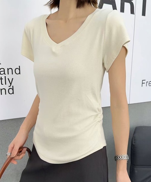 aimoha(アイモハ)の「VネックリブフレンチTシャツ (SS)(Tシャツ/カットソー・レディース・ダークグレー/ホワイト/ブラック/ライトベージュ・MEDIUM/LARGE)」の9枚目の写真