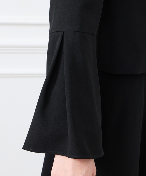 AIMER（エメ）の「【喪服・礼服】タックフレアスリーブノーカラーブラックフォーマルジャケット（ノーカラージャケット・レディース・ブラック・SMALL/MEDIUM/LARGE/X-LARGE）」の10枚目の写真