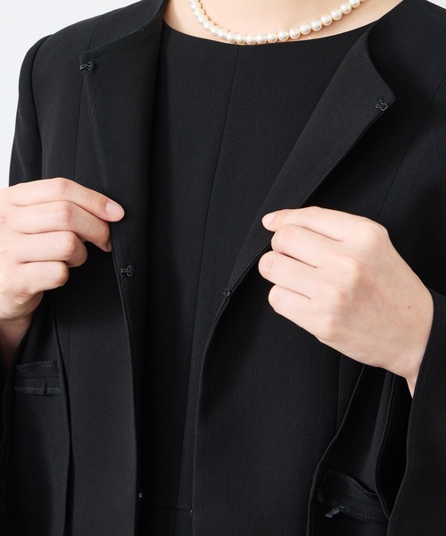 AIMER（エメ）の「【喪服・礼服】タックフレアスリーブノーカラーブラックフォーマルジャケット（ノーカラージャケット・レディース・ブラック・SMALL/MEDIUM/LARGE/X-LARGE）」の11枚目の写真