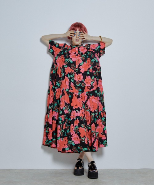 フラワープリントティアードワンピース(ワンピース)|manana suerte フラワープリントティアードワンピース(ワンピース)|manana suerte