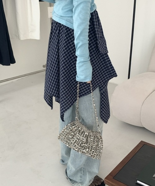 gossip!ロサンゼルス(ゴシップロサンゼルス)の「Y2Kレトロチェックアシンメトリースカート 個性派(スカート・レディース・チェック・FREE)」の5枚目の写真