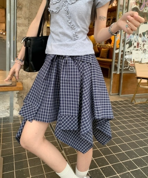 gossip!ロサンゼルス(ゴシップロサンゼルス)の「Y2Kレトロチェックアシンメトリースカート 個性派(スカート・レディース・チェック・FREE)」の19枚目の写真