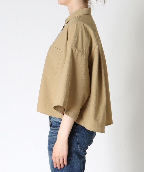 Jines(ジネス)の「紫外線防止加工 ハーフスリーブボックスシャツ(シャツ/ブラウス・レディース・グレー系その他/キャメル・38)」の12枚目の写真