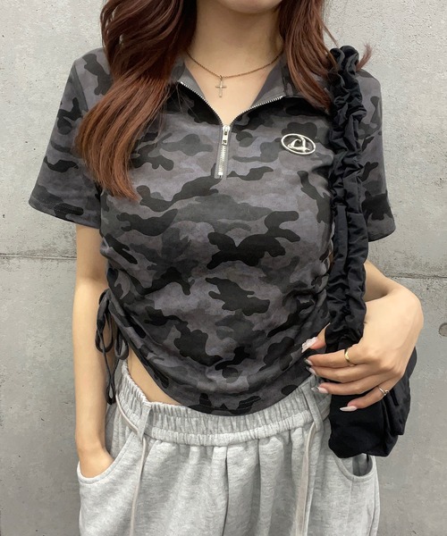 ROGER AND RAW（ロジャーアンドロウ）の「プレート付きスキッパークロップド丈Ｔシャツ（Tシャツ/カットソー・レディース・ブラック/ピンク/ホワイト/グレー/カーキ/チャコールグレー/ブラック系その他/オフホワイト/スミクロ・MEDIUM/LARGE）」の6枚目の写真