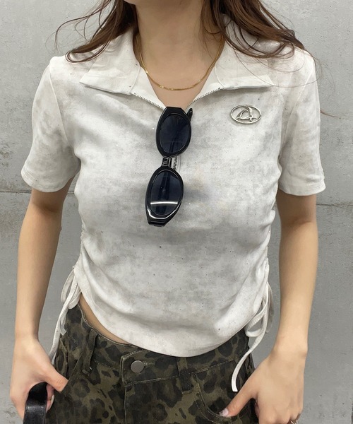 ROGER AND RAW（ロジャーアンドロウ）の「プレート付きスキッパークロップド丈Ｔシャツ（Tシャツ/カットソー・レディース・ブラック/ピンク/ホワイト/グレー/カーキ/チャコールグレー/ブラック系その他/オフホワイト/スミクロ・MEDIUM/LARGE）」の11枚目の写真