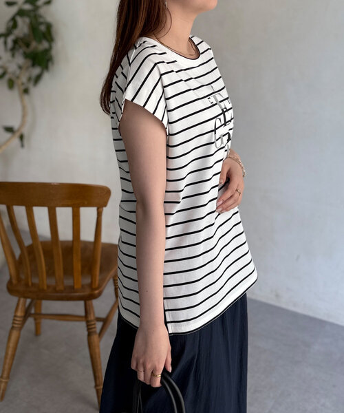 Chez toi（シェトワ）の「ランダムロゴフレンチスリーブT（Tシャツ/カットソー・レディース・アイボリー/ブラック/グレイッシュベージュ/オフホワイト・FREE）」の18枚目の写真