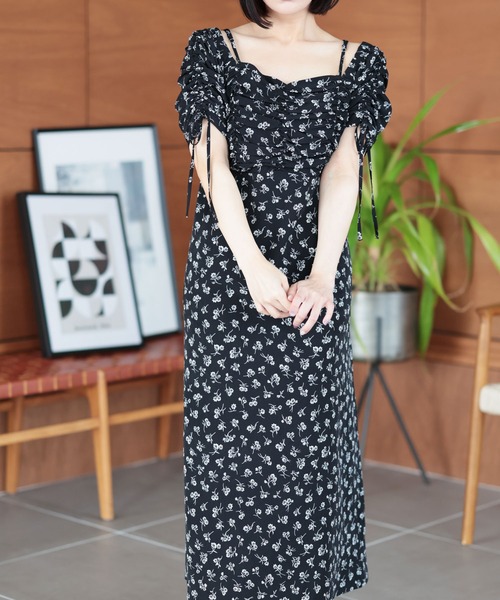 Ruwan yu(ルワンユー)の「ギャザー花柄ワンピース【大きいサイズ対応】(ワンピース・レディース・ブラック・4L/3L/LL/L)」の9枚目の写真