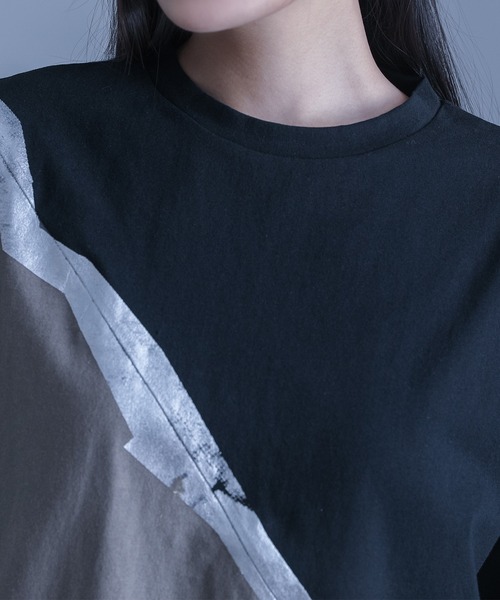 kOhAKU(コハク)の「『配色切替箔ラインカットソー』(Tシャツ/カットソー・レディース・ブラック/オフホワイト・1/2)」の11枚目の写真