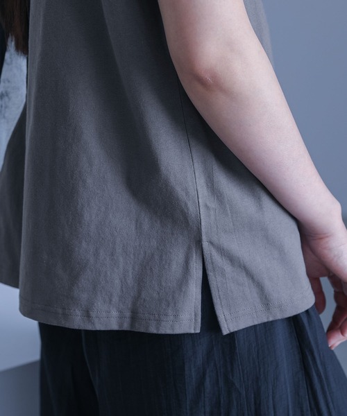 kOhAKU(コハク)の「『配色切替箔ラインカットソー』(Tシャツ/カットソー・レディース・ブラック/オフホワイト・1/2)」の14枚目の写真