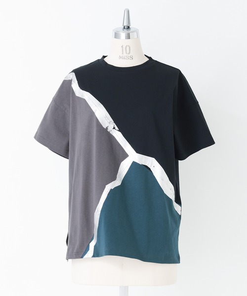 kOhAKU(コハク)の「『配色切替箔ラインカットソー』(Tシャツ/カットソー・レディース・ブラック/オフホワイト・1/2)」の17枚目の写真