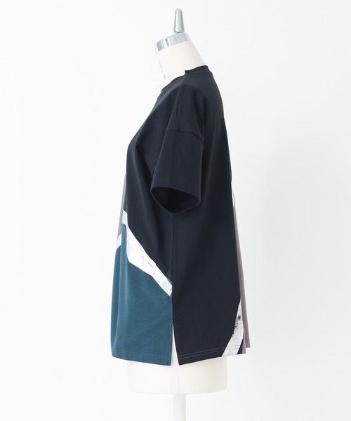 kOhAKU(コハク)の「『配色切替箔ラインカットソー』(Tシャツ/カットソー・レディース・ブラック/オフホワイト・1/2)」の18枚目の写真