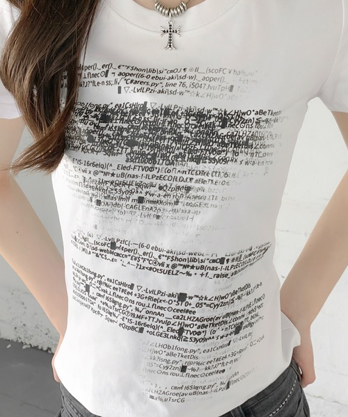 lilful(リルフル)の「フロントレタリングロゴ コンパクトTシャツ(Tシャツ/カットソー・レディース・ホワイト・M/S)」の12枚目の写真