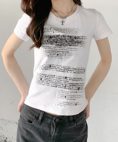 lilful(リルフル)の「フロントレタリングロゴ コンパクトTシャツ(Tシャツ/カットソー・レディース・ホワイト・M/S)」の7枚目の写真