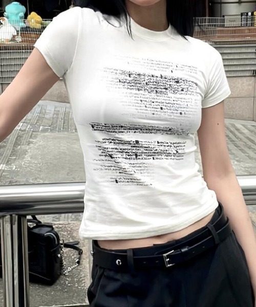 lilful(リルフル)の「フロントレタリングロゴ コンパクトTシャツ(Tシャツ/カットソー・レディース・ホワイト・M/S)」の22枚目の写真