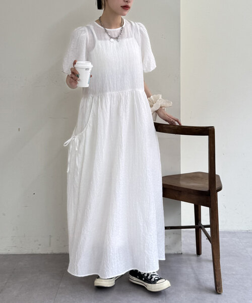 w closet(ダブルクローゼット)の「【3色展開】バルーンスリーブワンピース(ワンピース・レディース・サックスブルー/ブラック/オフホワイト・FREE)」の7枚目の写真