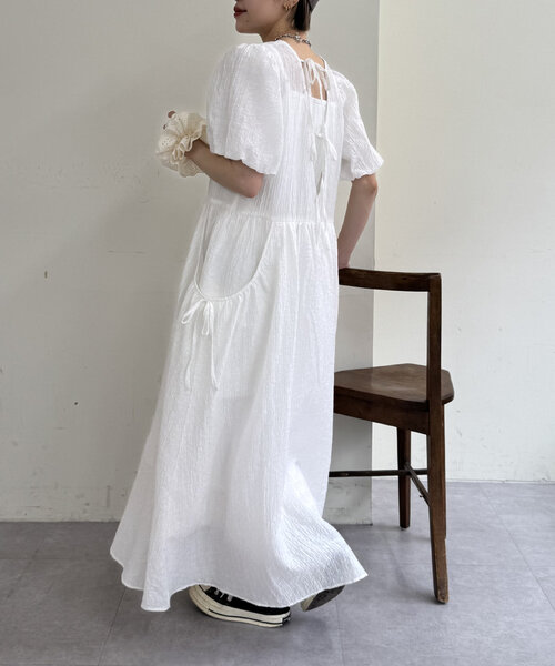 w closet(ダブルクローゼット)の「【3色展開】バルーンスリーブワンピース(ワンピース・レディース・サックスブルー/ブラック/オフホワイト・FREE)」の9枚目の写真