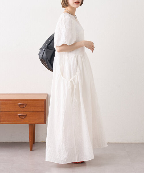 w closet(ダブルクローゼット)の「【3色展開】バルーンスリーブワンピース(ワンピース・レディース・サックスブルー/ブラック/オフホワイト・FREE)」の17枚目の写真