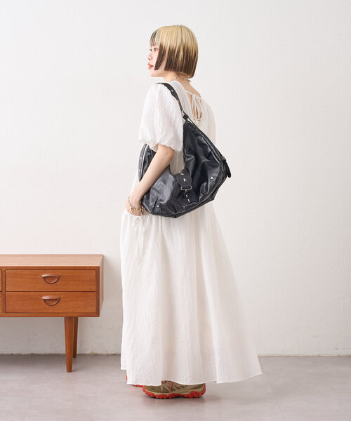 w closet(ダブルクローゼット)の「【3色展開】バルーンスリーブワンピース(ワンピース・レディース・サックスブルー/ブラック/オフホワイト・FREE)」の19枚目の写真