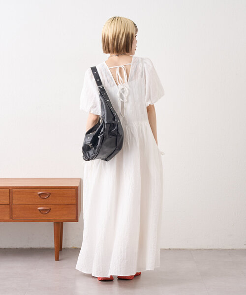 w closet(ダブルクローゼット)の「【3色展開】バルーンスリーブワンピース(ワンピース・レディース・サックスブルー/ブラック/オフホワイト・FREE)」の20枚目の写真