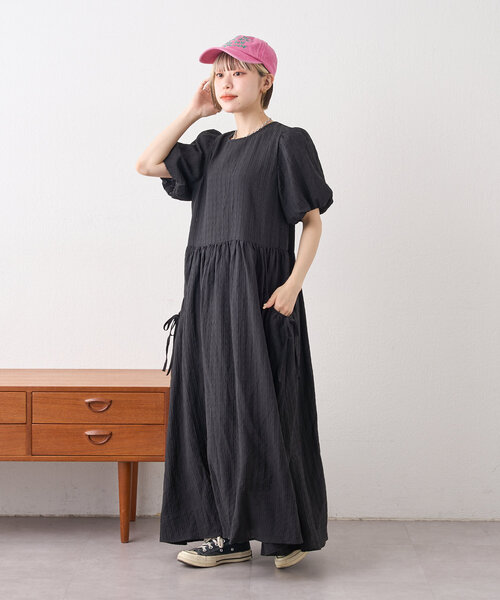 w closet(ダブルクローゼット)の「【3色展開】バルーンスリーブワンピース(ワンピース・レディース・サックスブルー/ブラック/オフホワイト・FREE)」の22枚目の写真