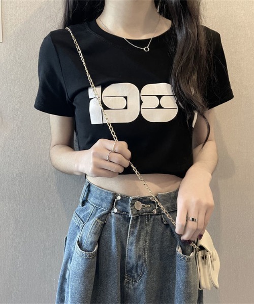 B'day(ビーデイ)の「【 B'day / ビーデー 】クロップド プリントTシャツ(Tシャツ/カットソー・レディース・ブラック/ベージュ/ホワイト・MEDIUM/LARGE/X-LARGE)」の6枚目の写真