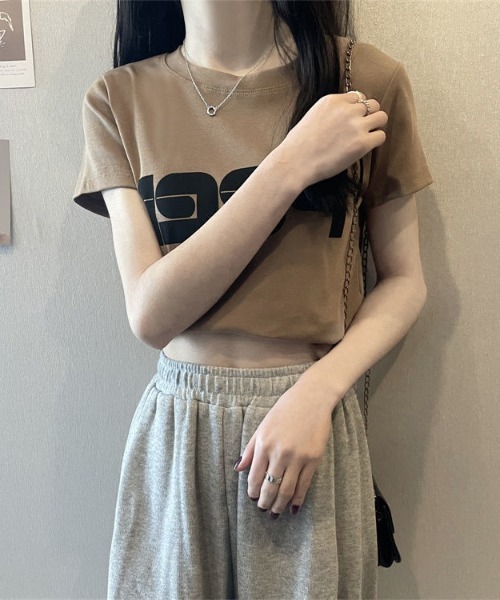 B'day(ビーデイ)の「【 B'day / ビーデー 】クロップド プリントTシャツ(Tシャツ/カットソー・レディース・ブラック/ベージュ/ホワイト・MEDIUM/LARGE/X-LARGE)」の9枚目の写真
