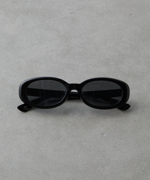 COLONY 2139(コロニートゥーワンスリーナイン)の「オーバルサングラス(サングラス・レディース・ブラック/クリア・FREE)」の4枚目の写真