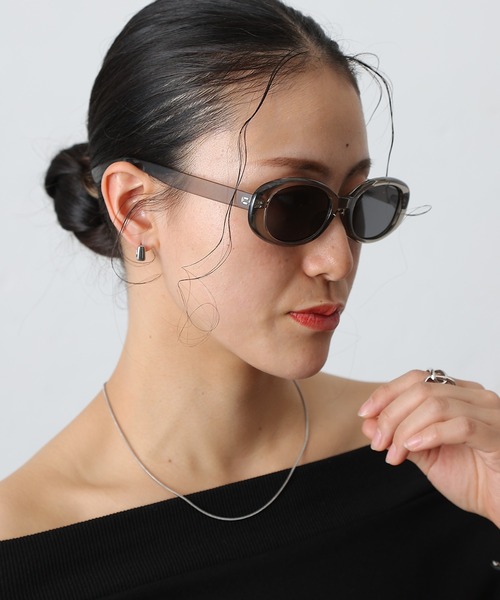 COLONY 2139(コロニートゥーワンスリーナイン)の「オーバルサングラス(サングラス・レディース・ブラック/クリア・FREE)」の16枚目の写真