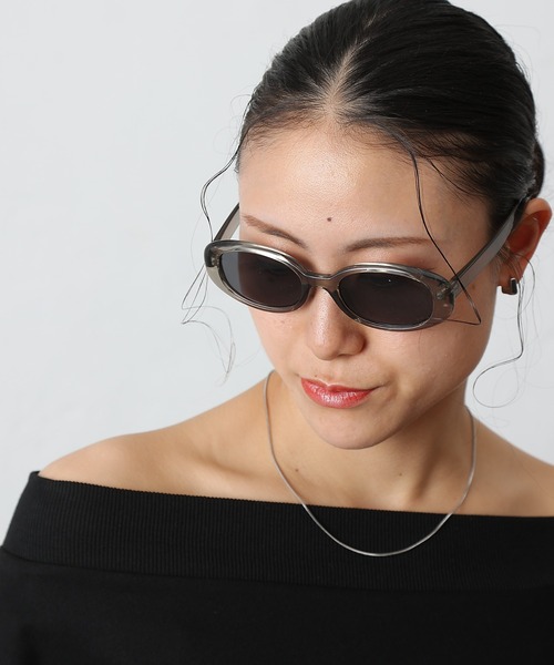 COLONY 2139(コロニートゥーワンスリーナイン)の「オーバルサングラス(サングラス・レディース・ブラック/クリア・FREE)」の17枚目の写真