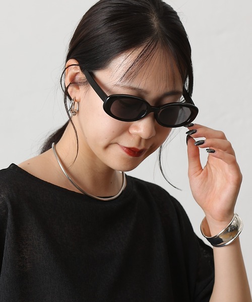 COLONY 2139(コロニートゥーワンスリーナイン)の「オーバルサングラス(サングラス・レディース・ブラック/クリア・FREE)」の9枚目の写真