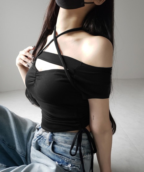 me+em select（ミームセレクト）の「【 ２WAY 】半袖クロスストラップリボンカットアウトオフショルトップス ／ short sleeve cross strap ribbon cutout offshoulder tops（Tシャツ/カットソー・レディース・ブラック/グレー/ホワイト・FREE）」の13枚目の写真