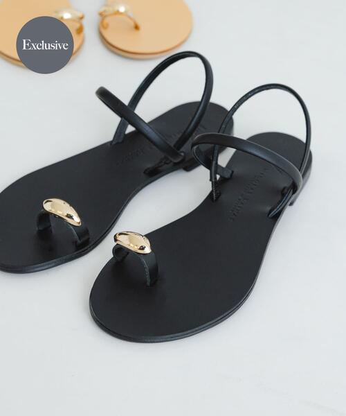 NICOLAS LAINAS（ニコラスライナス）の「『別注』NICOLAS LAINAS×URBAN RESEARCH　リングサンダル（サンダル・レディース・ブラック/ゴールド・36/37/38）」の2枚目の写真