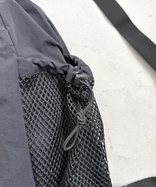 THE NORTH FACE(ザノースフェイス)の「THE NORTH FACE(ザ・ノースフェイス)/2WAY 軽量 メッシュバッグ リュック ナップサック トートバッグ/LINDEN MESH GYM SACK(バックパック/リュック・レディース・ホワイト/ピンク/ライム/グレー/ブラック・FREE)」の10枚目の写真