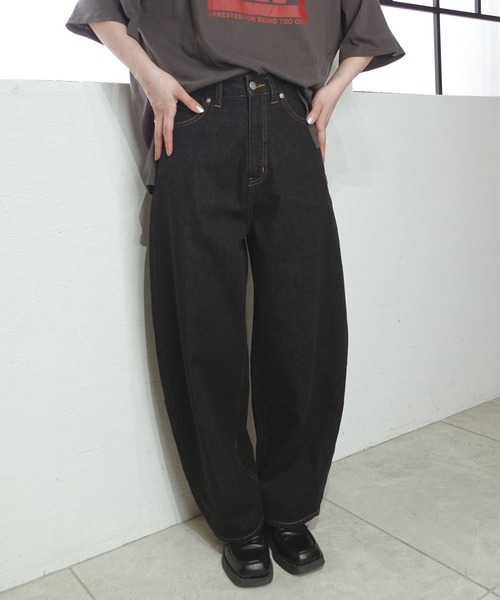 CORNERS(コーナーズ)の「コクーンデニムパンツ(デニムパンツ・レディース・ブラック/インディゴブルー・マルチサイズ)」の13枚目の写真