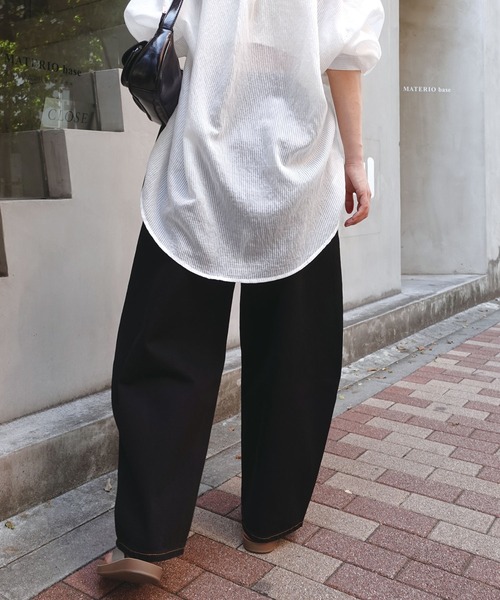 CORNERS(コーナーズ)の「コクーンデニムパンツ(デニムパンツ・レディース・ブラック/インディゴブルー・マルチサイズ)」の4枚目の写真