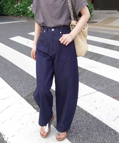 CORNERS(コーナーズ)の「コクーンデニムパンツ(デニムパンツ・レディース・ブラック/インディゴブルー・マルチサイズ)」の12枚目の写真