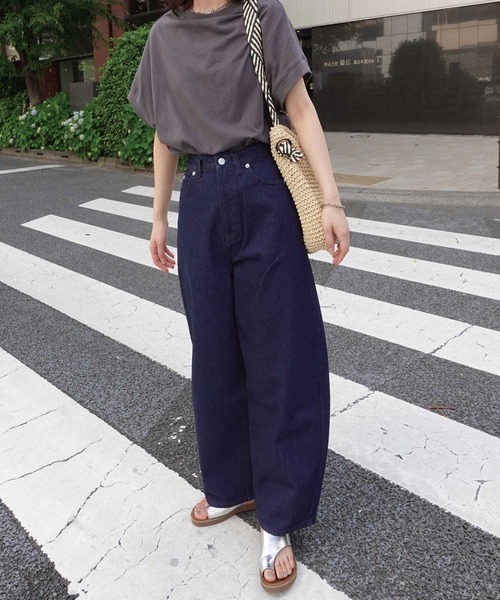 CORNERS(コーナーズ)の「コクーンデニムパンツ(デニムパンツ・レディース・ブラック/インディゴブルー・マルチサイズ)」の21枚目の写真