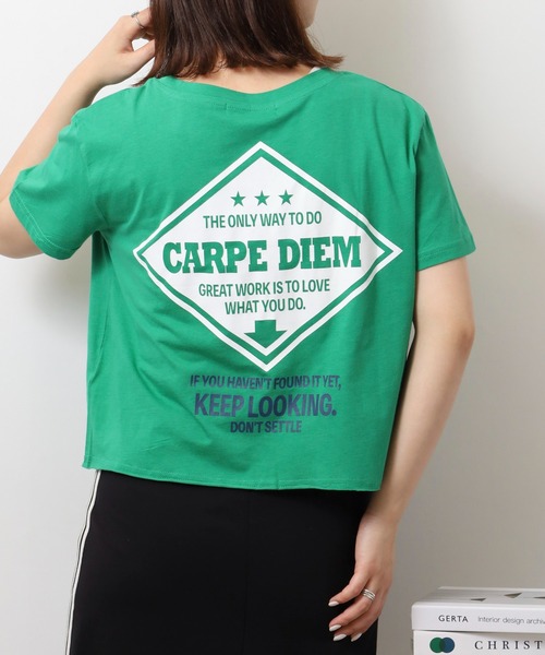 atONE(アットワン)の「ショート丈裾フリンジオーバサイズシルエットロゴプリントTシャツ(Tシャツ/カットソー・レディース・ブルー系2/グレー系6/ブラック系6/ブラック系5/ブラック系4/ブラック系3/ホワイト系6/ホワイト系5/ホワイト系4/ホワイト系3/ホワイト系2/ブルー系その他4/グリーン系その他5/ブラック系その他2/ブラック系その他/クリーム/パープル系3/ホワイト系1・M/L)」の15枚目の写真