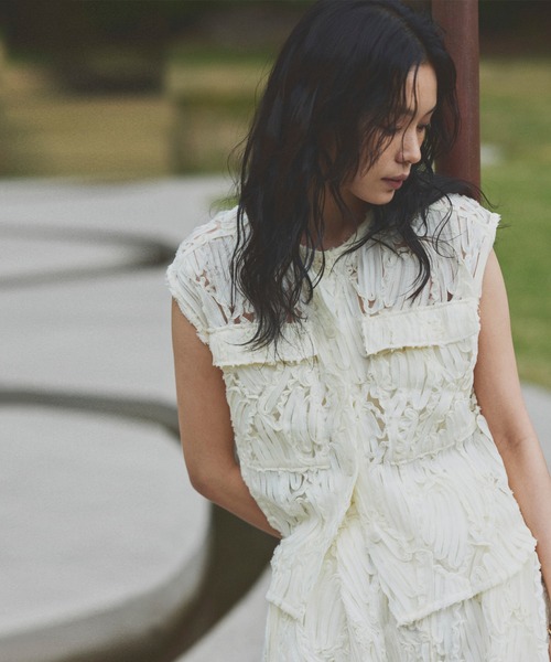 hellam（へラム）の「刺繍レース シアーベスト（ベスト・レディース・ベージュ/ブラック/アイボリー・FREE）」の5枚目の写真