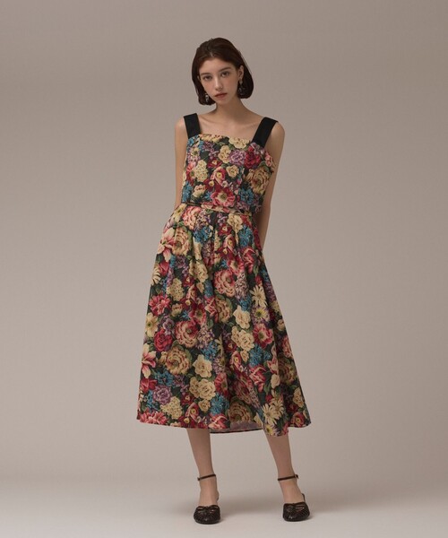 GRACE CONTINENTAL(グレースコンチネンタル)の「アンティークフラワータックスカート(スカート・レディース・レッド/ブラック・36/38)」の2枚目の写真