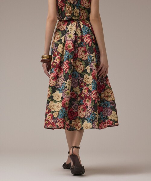 GRACE CONTINENTAL(グレースコンチネンタル)の「アンティークフラワータックスカート(スカート・レディース・レッド/ブラック・36/38)」の8枚目の写真