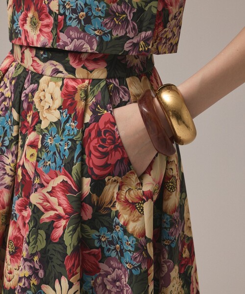 GRACE CONTINENTAL(グレースコンチネンタル)の「アンティークフラワータックスカート(スカート・レディース・レッド/ブラック・36/38)」の11枚目の写真