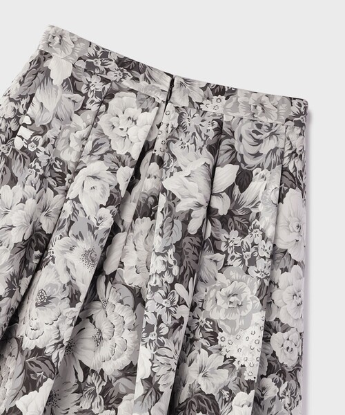 GRACE CONTINENTAL(グレースコンチネンタル)の「アンティークフラワータックスカート(スカート・レディース・レッド/ブラック・36/38)」の20枚目の写真